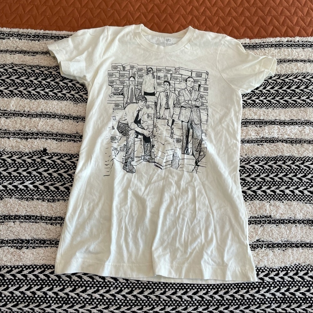 The office womens graphic tee sz.XS flawed has a pen mark on the front